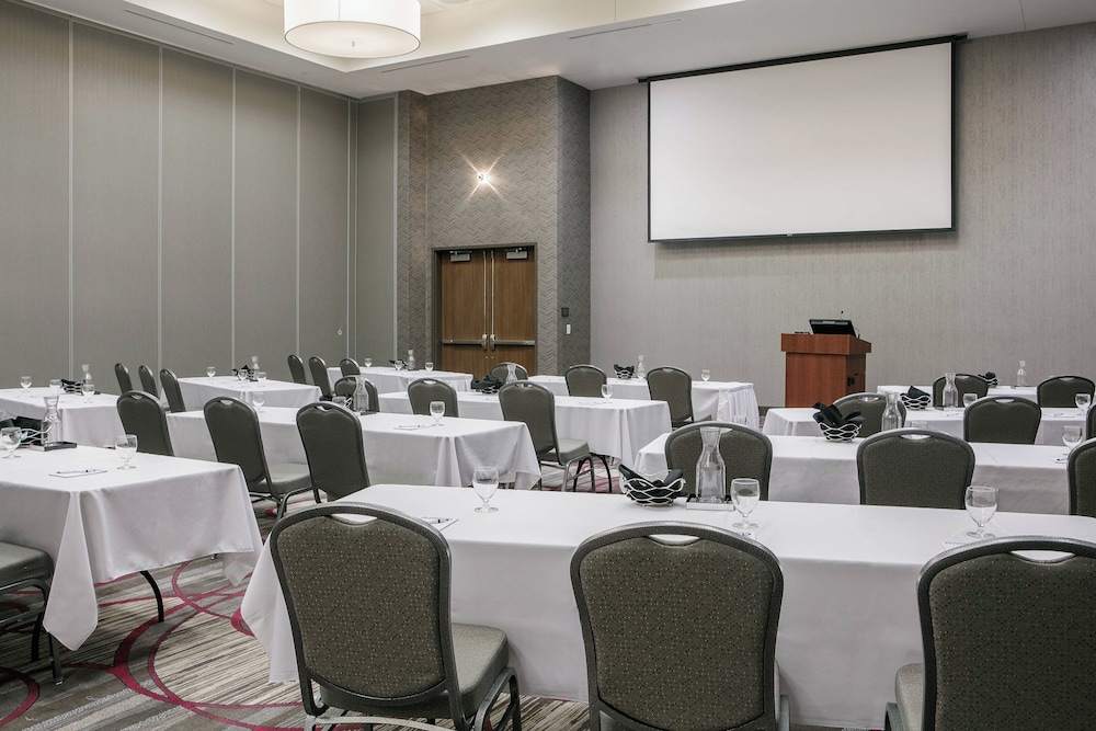 Courtyard by Marriott Omaha Bellevue Beardmore Event Center - photo 40