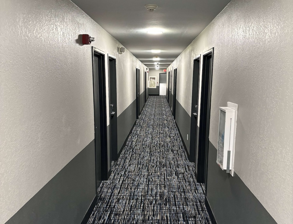 Super 8 Springfield North I 44 - photo 18