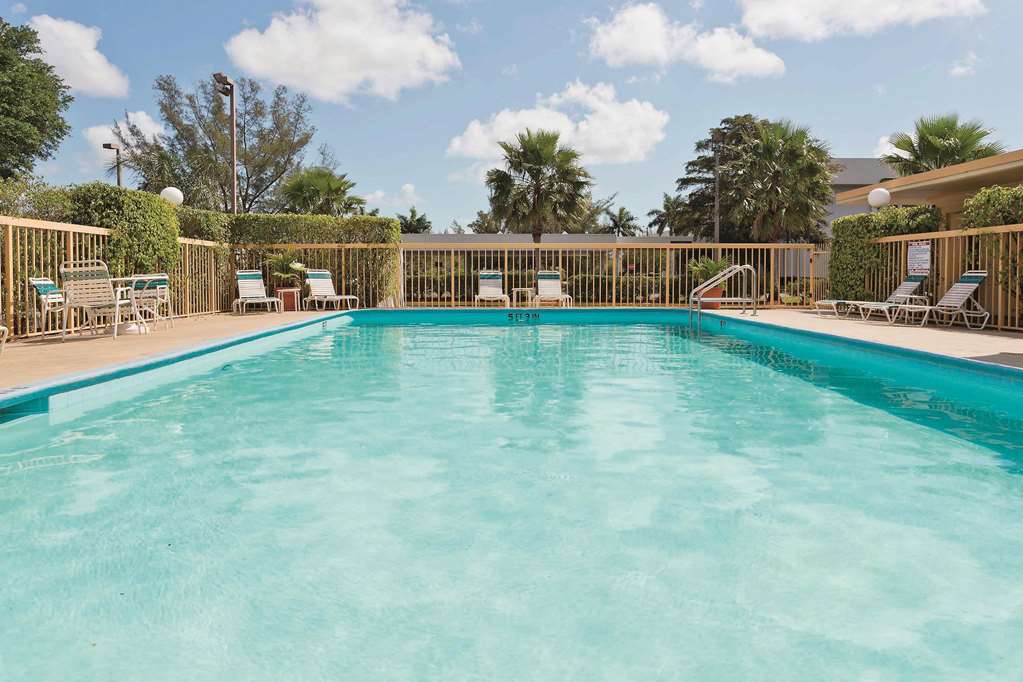 La Quinta Inn by Wyndham West Palm Beach Florida Turnpike - photo 15