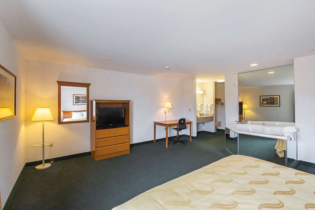 Quality Inn & Suites Belmont Platteville - photo 20