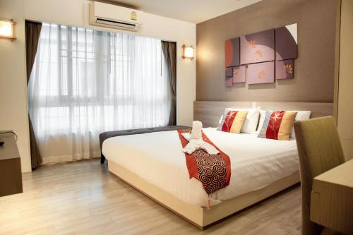Shine Sukhumvit 33 Aparthotel Phrompong
