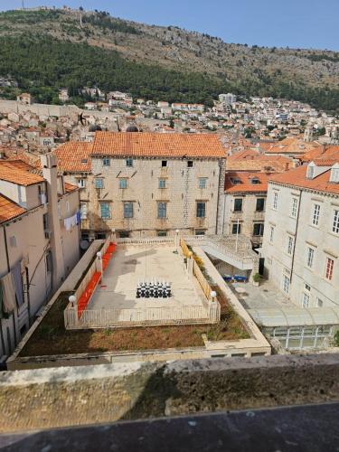 Bogdanović Home