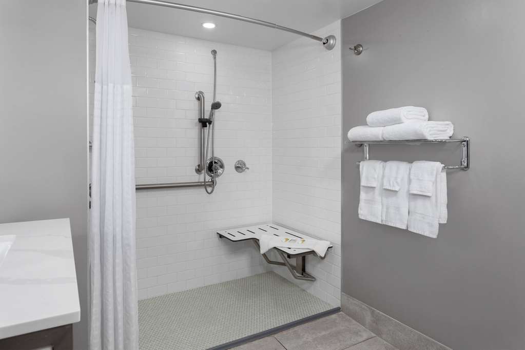 Days Inn by Wyndham Baltimore Northwest - photo 29