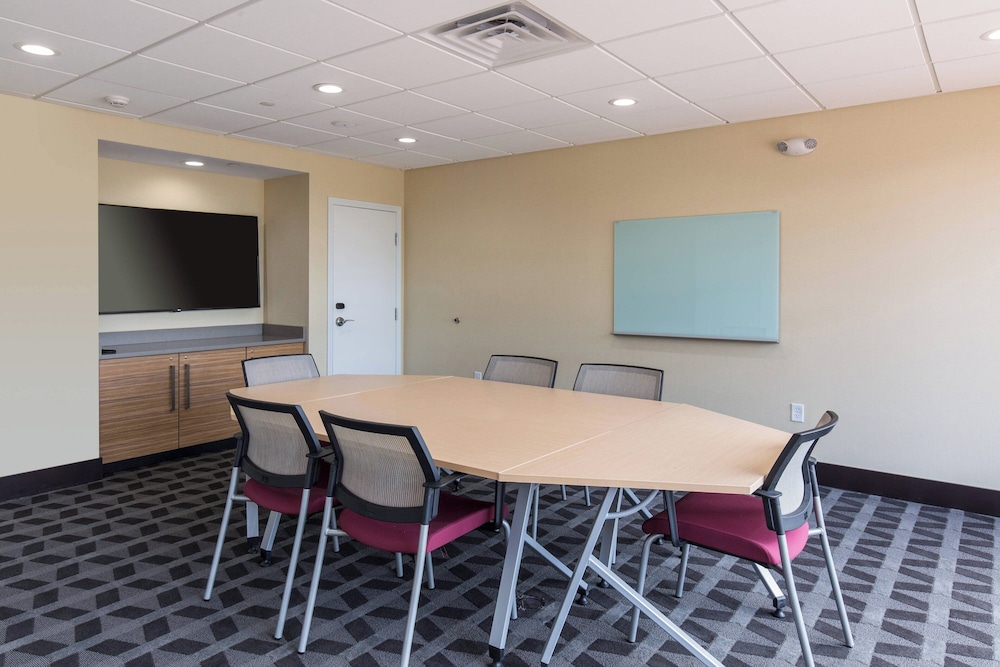 TownePlace Suites by Marriott Austin North Lakeline - photo 26