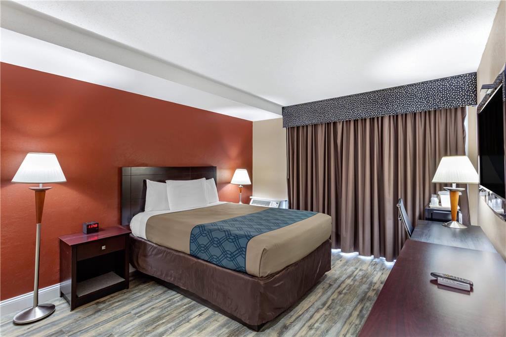 Econo Lodge Inn & Suites Old Saybrook Westbrook - photo 12