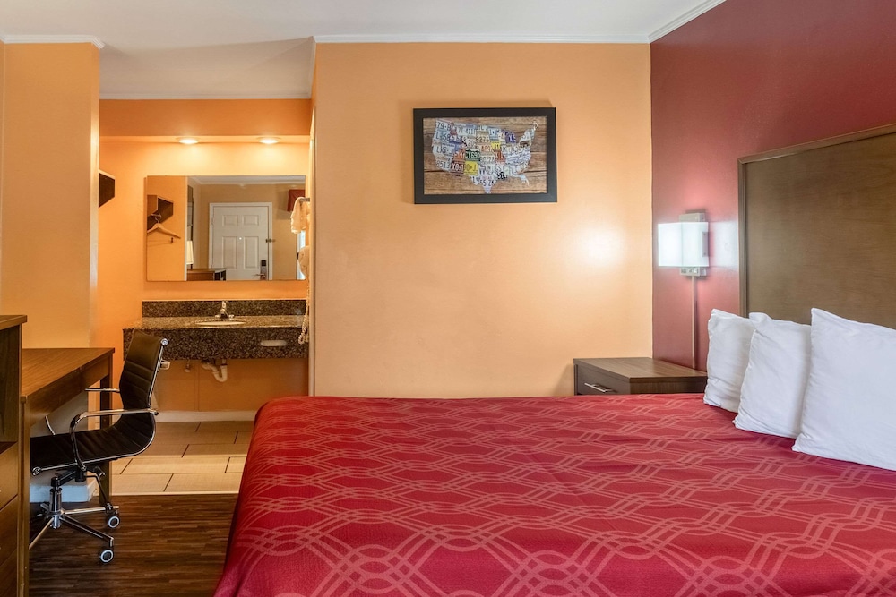 Econo Lodge Cornersville I 65 - photo 21