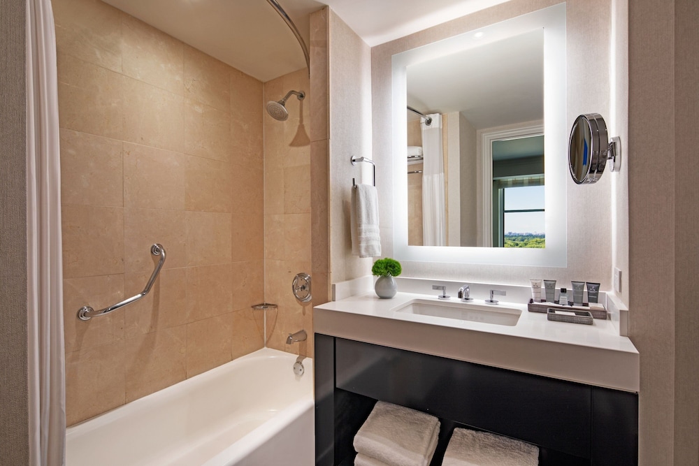 JW Marriott Essex House New York - photo 91