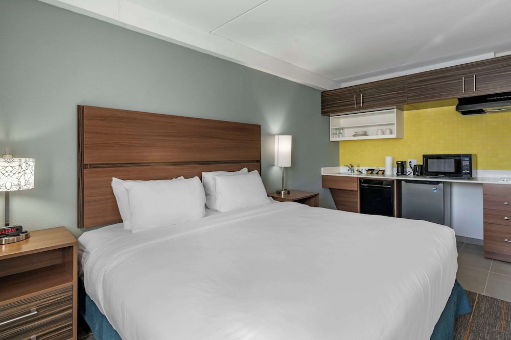 MainStay Suites Lexington I 75 - photo 15
