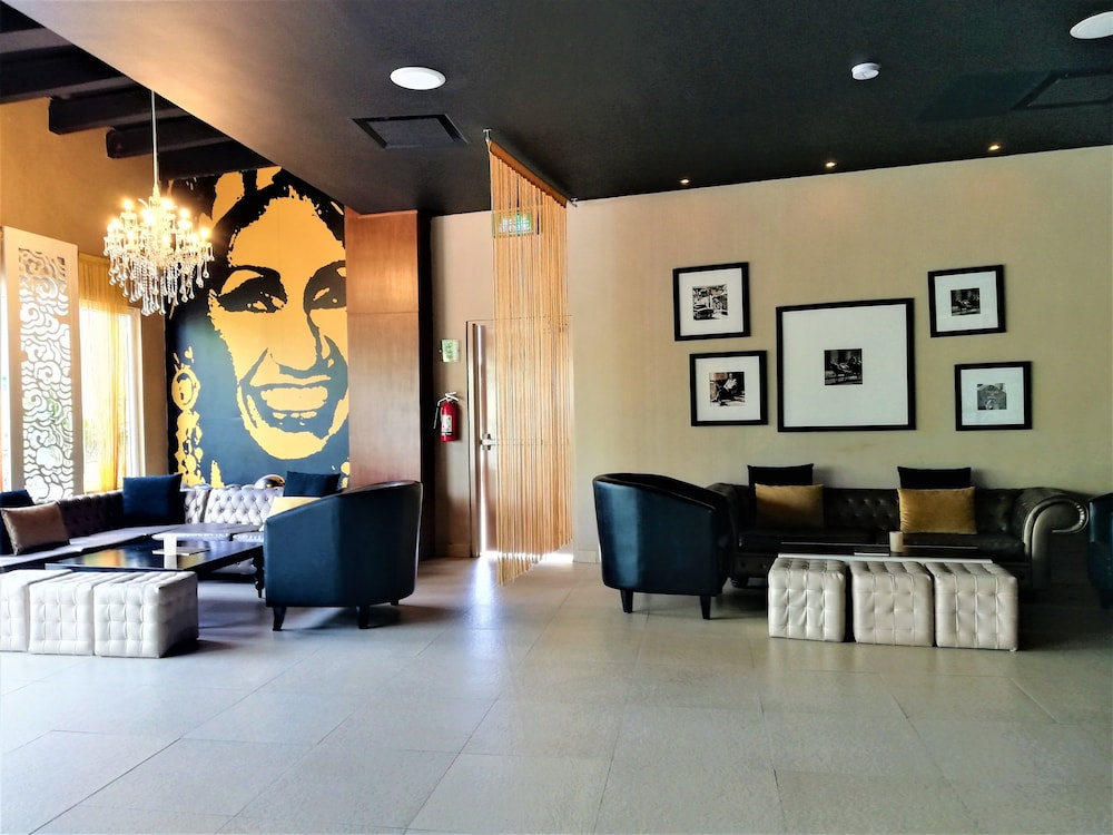 Hotel Bar