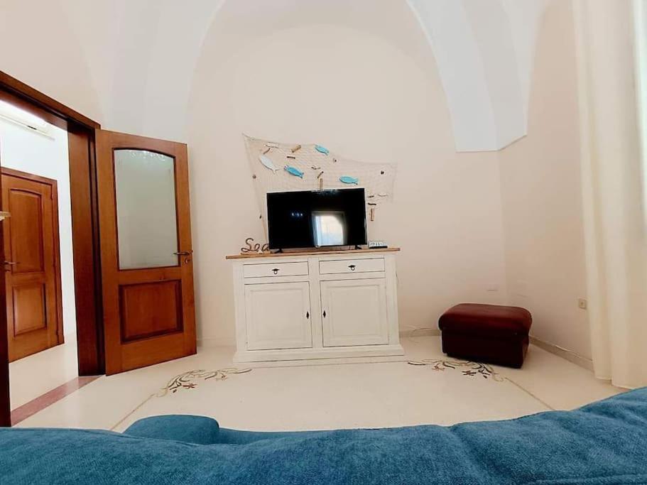 Adele Posto Tranquillo Al Centro Del Paese — Santa Cesarea Terme
