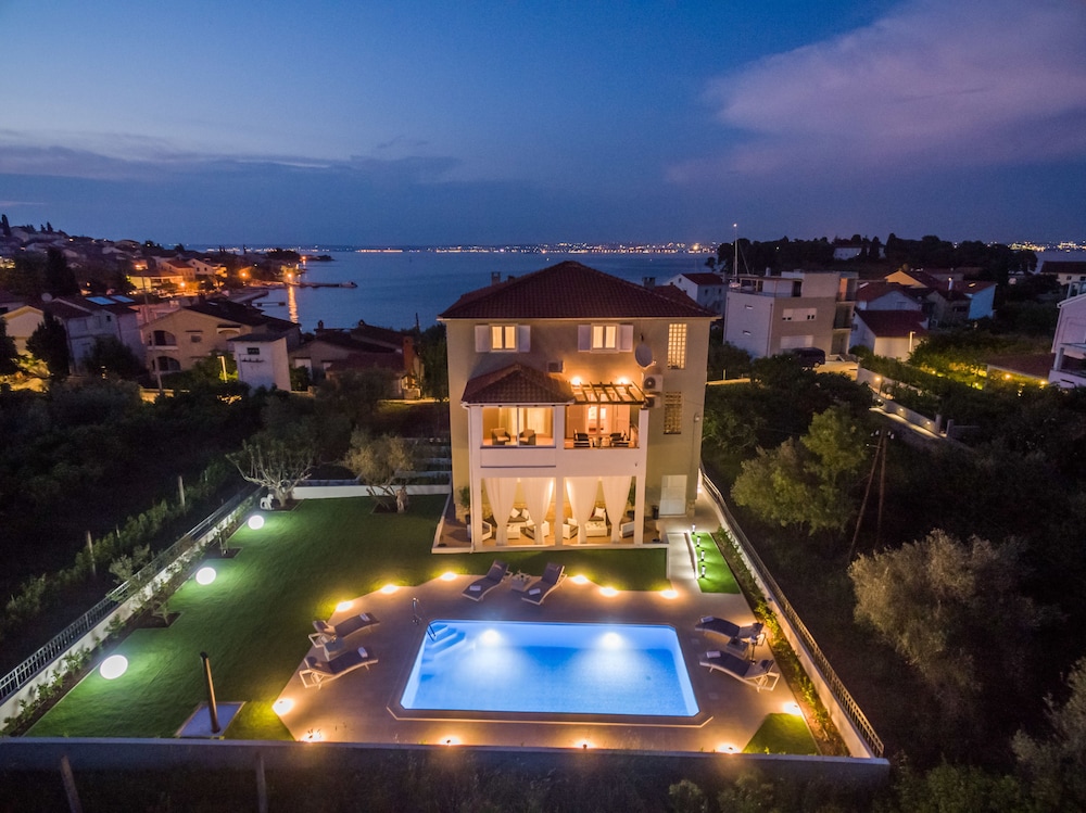 Very Good Life — 4-Star Luxury Hotel in Preko, Croatia