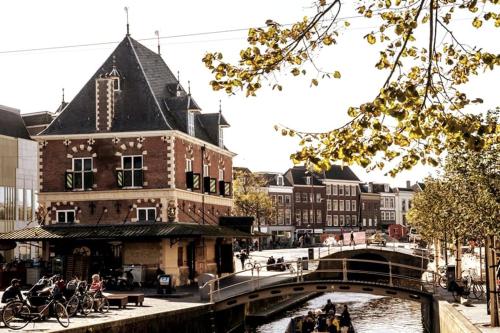 Appartement met prachtig uitzicht over de binnenstad van Leeuwarden — 4-Star Luxury Hotel in Leeuwarden, Netherlands