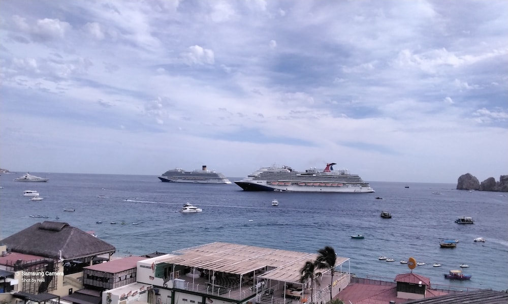 Cabo JS Medano — 4-Star Luxury Hotel in Cabo San Lucas, Mexico
