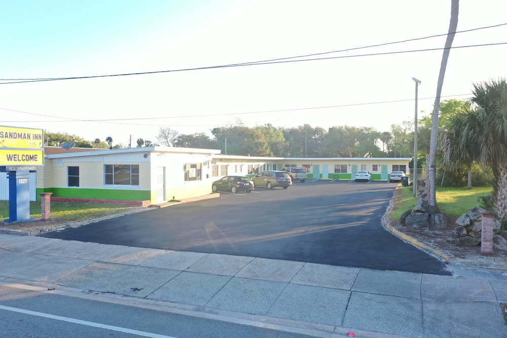 Sandman Inn Motel - photo 36
