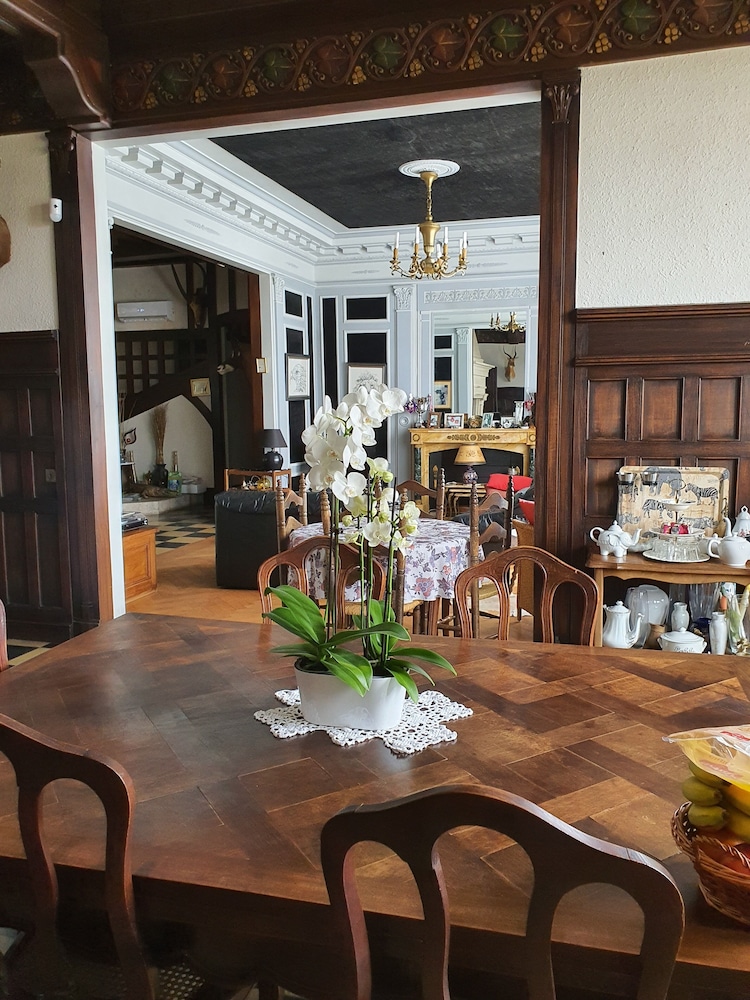 Le Manoir Du Coeur Volant B B in Saint-Aignan, France