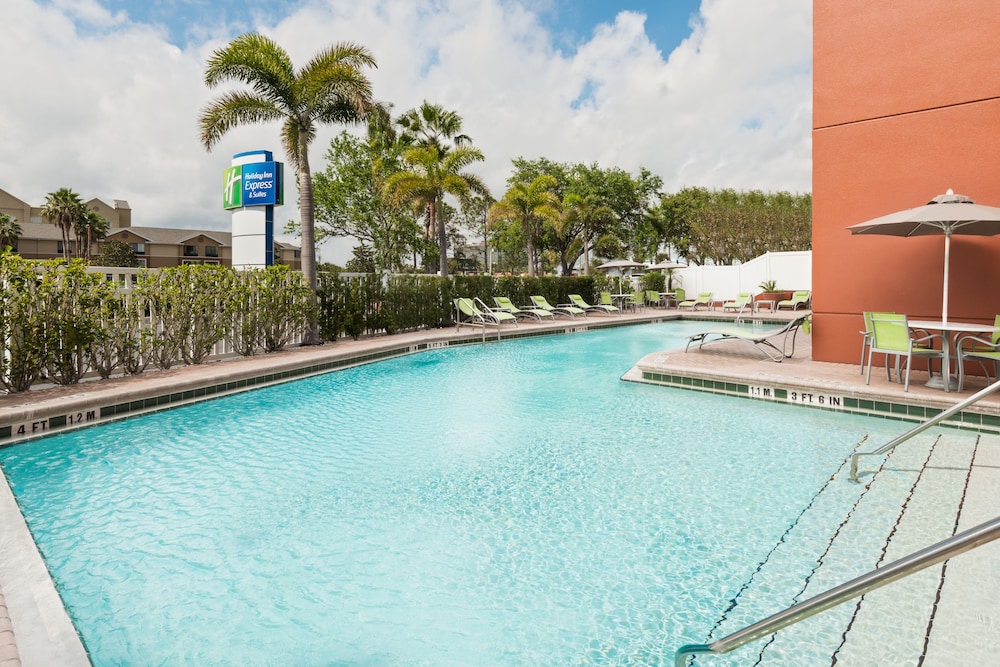 Holiday Inn Express & Suites Nearest Universal Orlando by IHG - photo 26