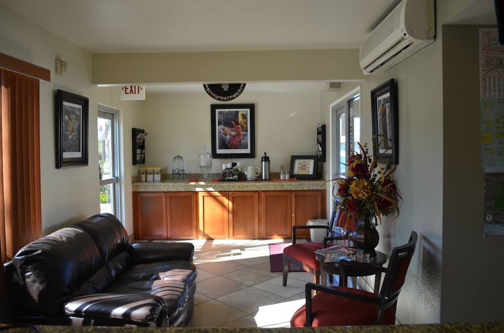 Loma Linda Inn - photo 2