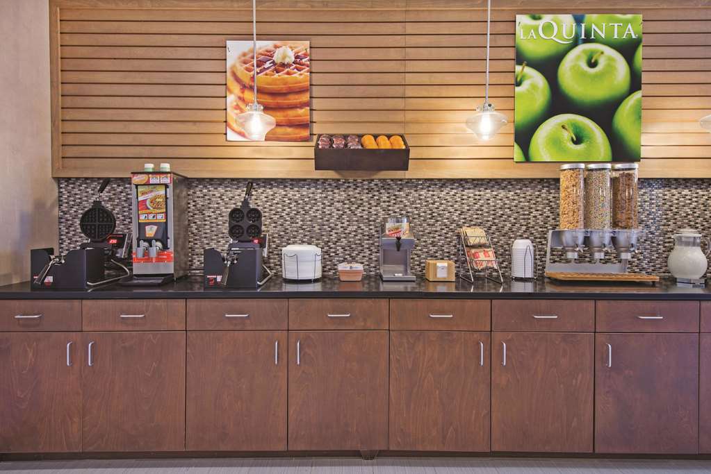 La Quinta Inn & Suites by Wyndham Morgantown - photo 59