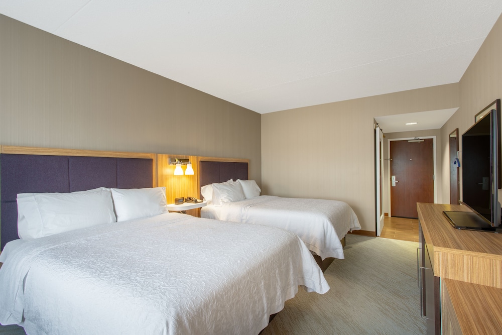 Hampton Inn & Suites Albany Airport - photo 5