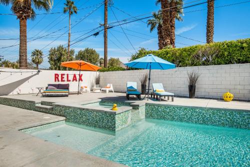 The Lucky Duck — Palm Desert
