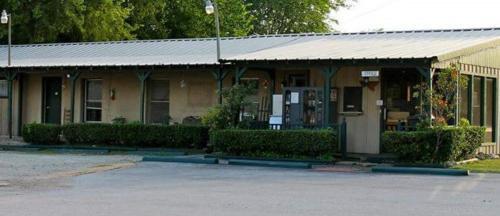 Canton Motel - photo 8