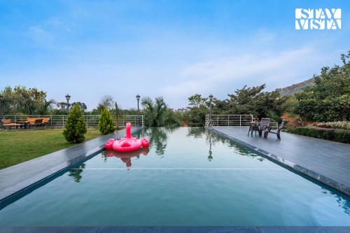 StayVista at Banyan Nirvana Villa with Pool Bonfire & Lawn — 4-Star Luxury Hotel in Nashik, India