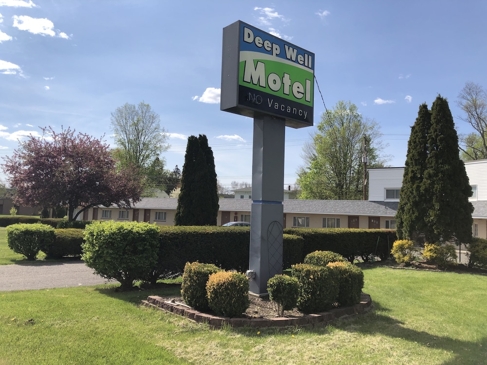 Deep Well Motel — hotel in Owego