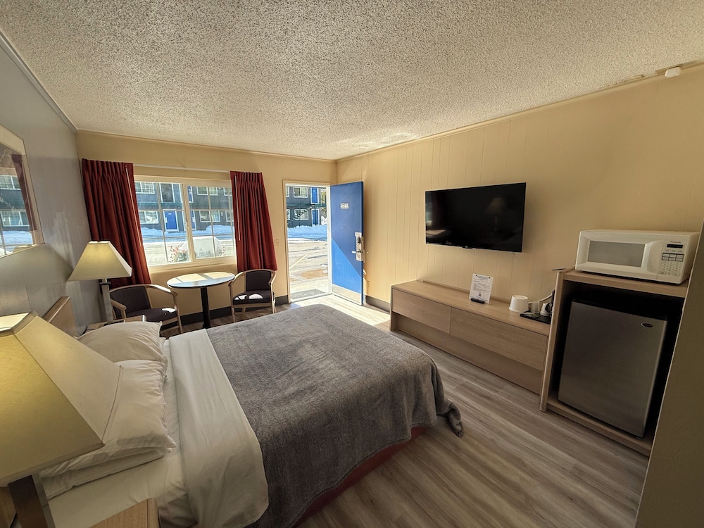 Pine Needles Inn - photo 4