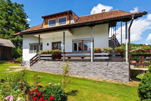 Apartman Jozefina — 4-Star Luxury Hotel in Netretic, Croatia