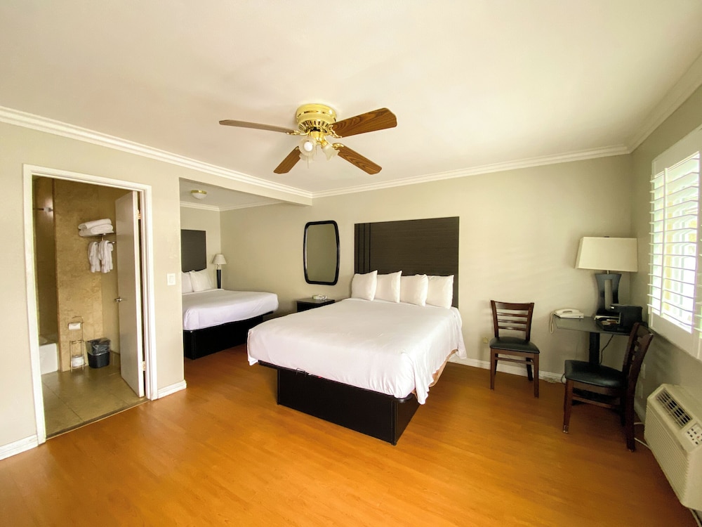 Rockview Inn and Suites - photo 11
