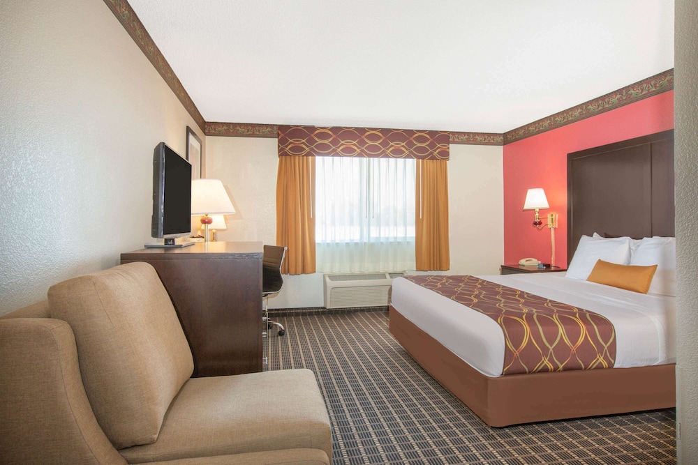 Holiday Inn Express Redding North by IHG - photo 18