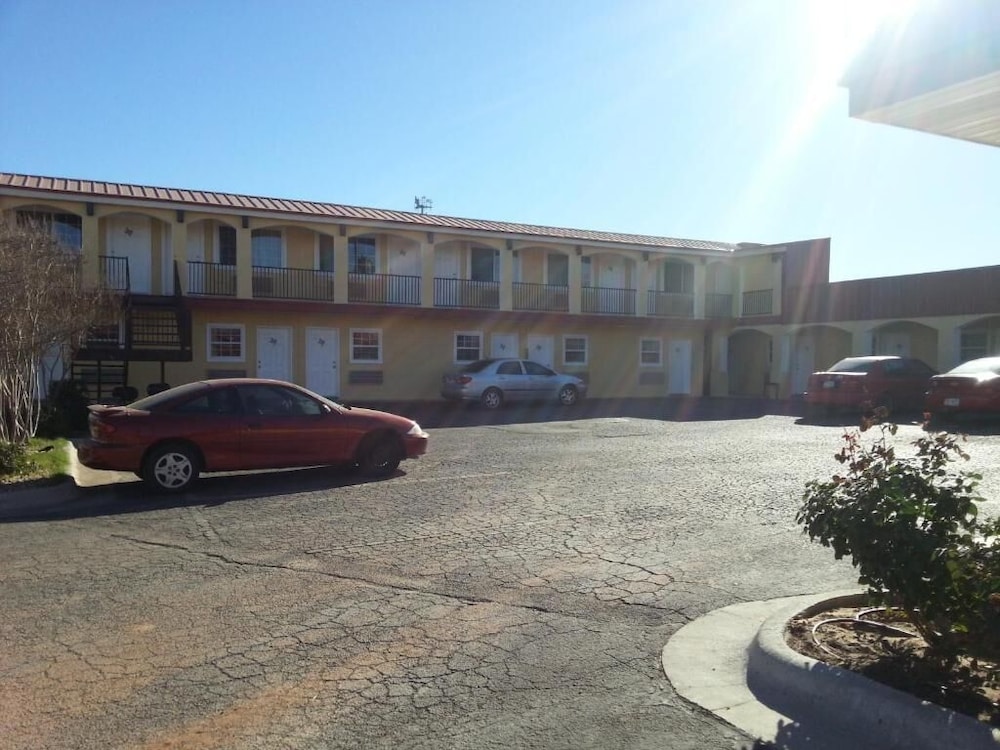 Tower Motel - photo 25