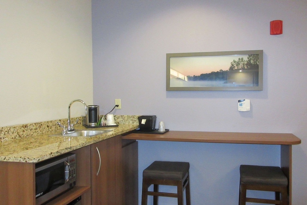 Quality Inn & Suites Caldwell I 77 - photo 5