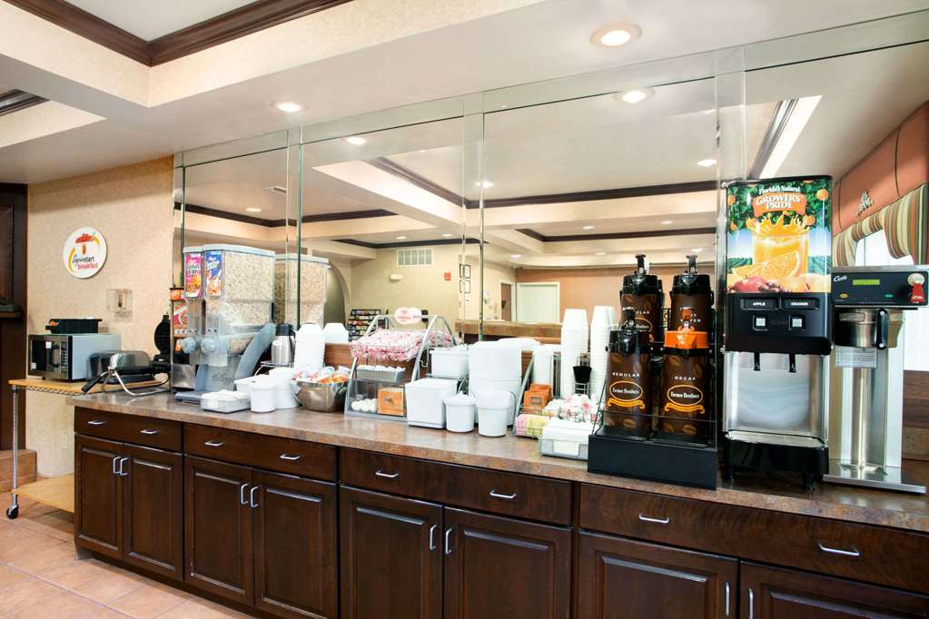 Super 8 by Wyndham Grayville - photo 23