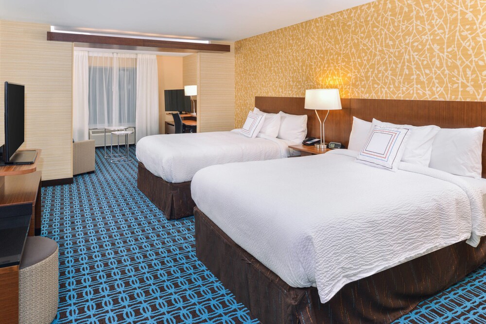 Fairfield Inn & Suites by Marriott Coralville - photo 5