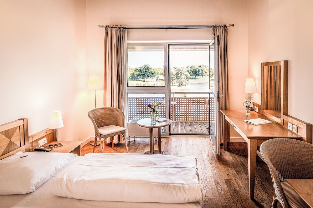 Golfhotel & Restaurant Lindenhof — Bad Vilbel — photo 4