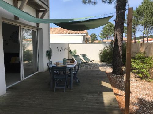 A 1km de la Plage Le Pin in Mimizan, France