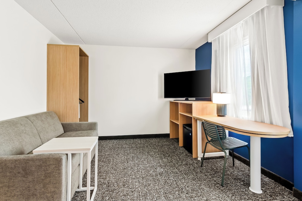 Spark by Hilton Lexington - photo 18