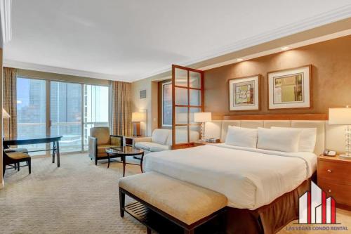 MGM Signature 10 717 Strip View Balcony Studio