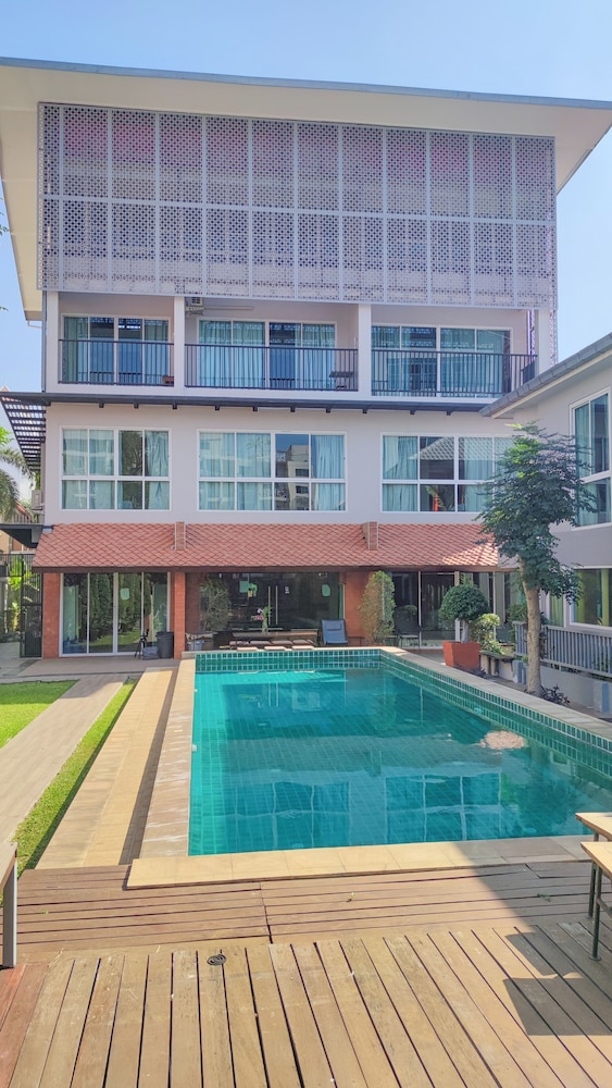 Tamnak Resort - carbon neutral hotel in Pattaya
