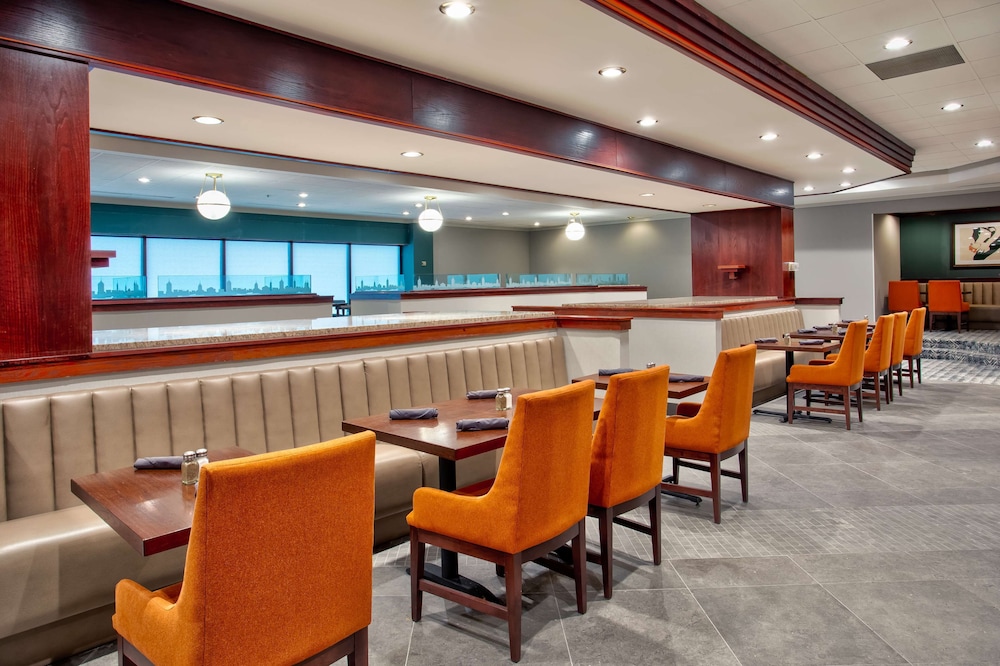 DoubleTree by Hilton Lansing - photo 32