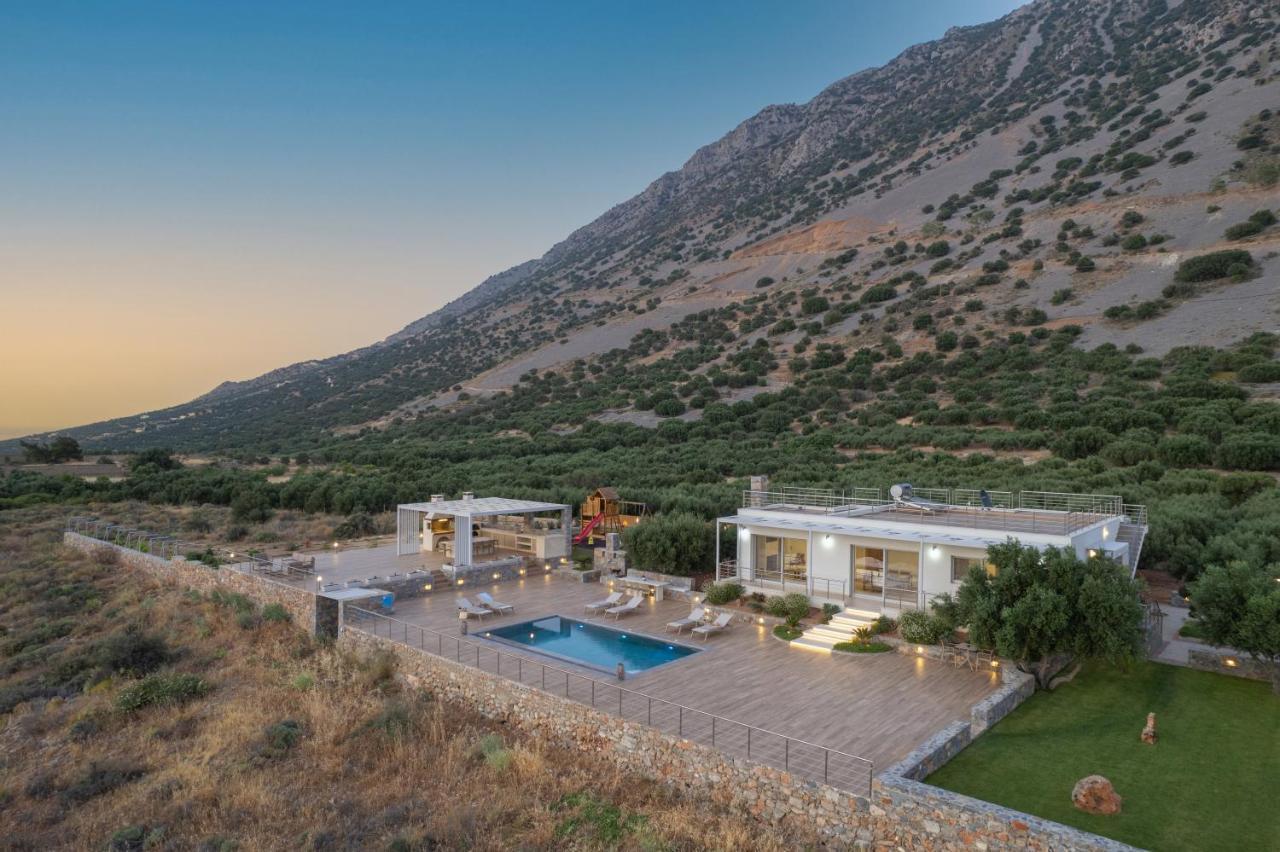Villa of the Hill with Heated Pool Bbq & Kids Playground — 4-Star Luxury Hotel in Ierapetra, Greece