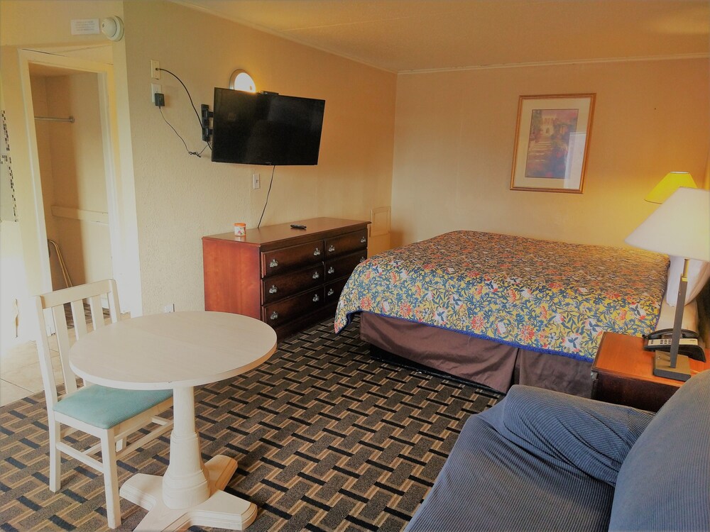 Grand View Plaza Inn & Suites - photo 58