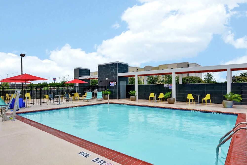 Home2 Suites by Hilton La Porte - photo 26