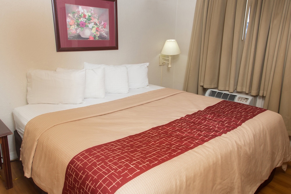 Red Roof Inn Ardmore - photo 10