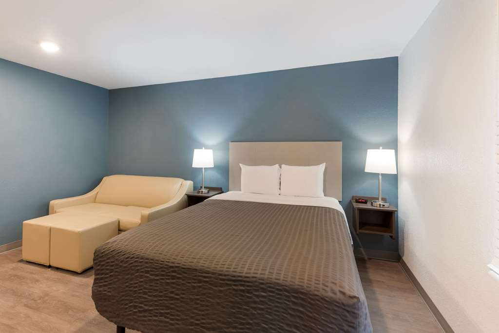 Woodspring Suites Dayton North - photo 13