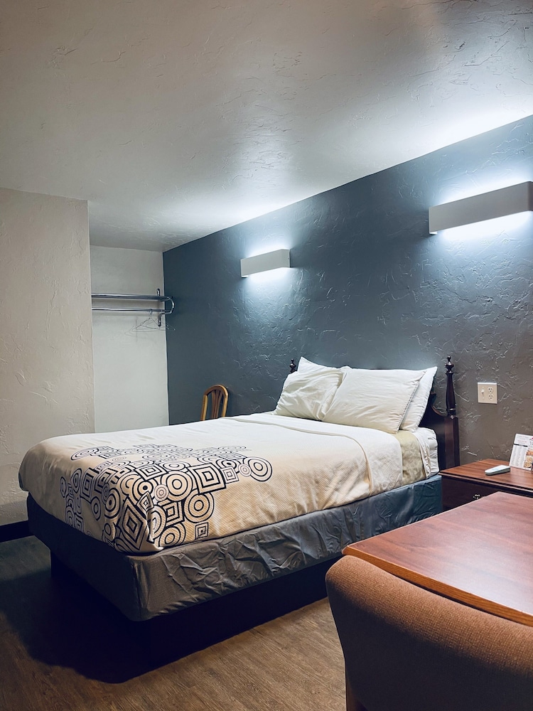 Century 21 Motel - photo 23