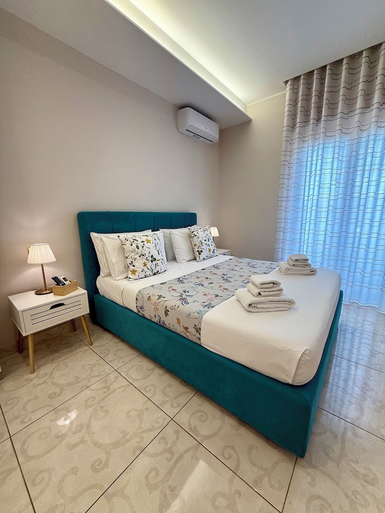 Casa Anatrella comfort house — 4-Star Luxury Hotel in Naples, Italy
