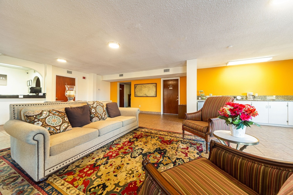Days Inn by Wyndham Atmore - photo 41