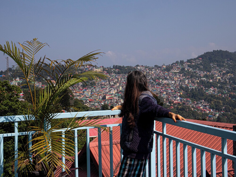 Hills Tale Backpackers Hostel — 5-Star Luxury Hotel in Kalimpong, India